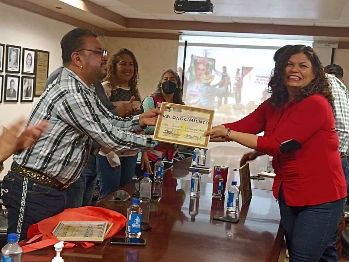 Triunfan comida regional en concurso nacional