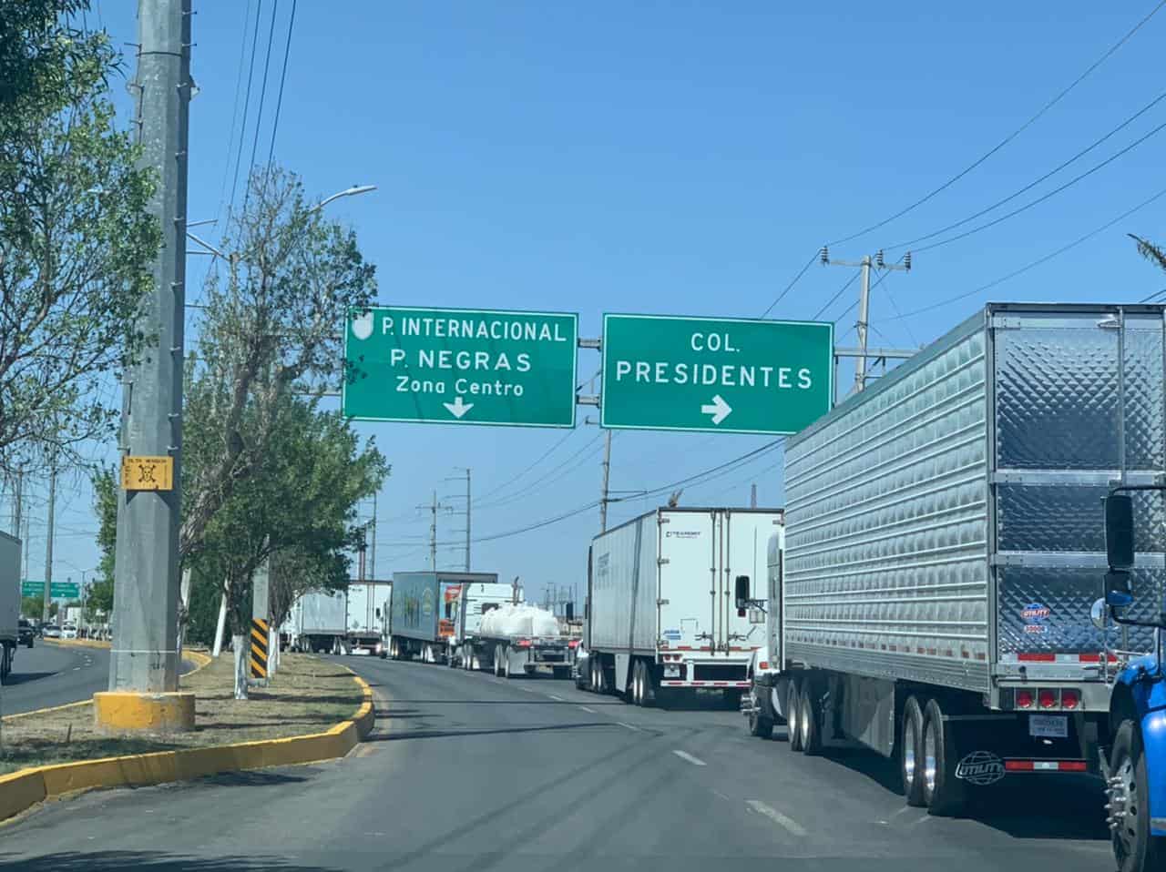 Impacta a choferes revisión exhaustiva en Aduana de Texas