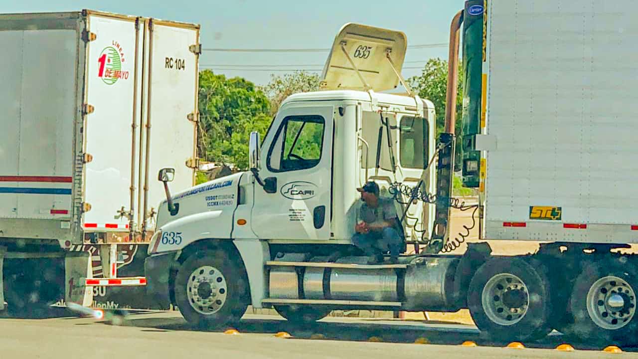 Impacta a choferes revisión exhaustiva en Aduana de Texas