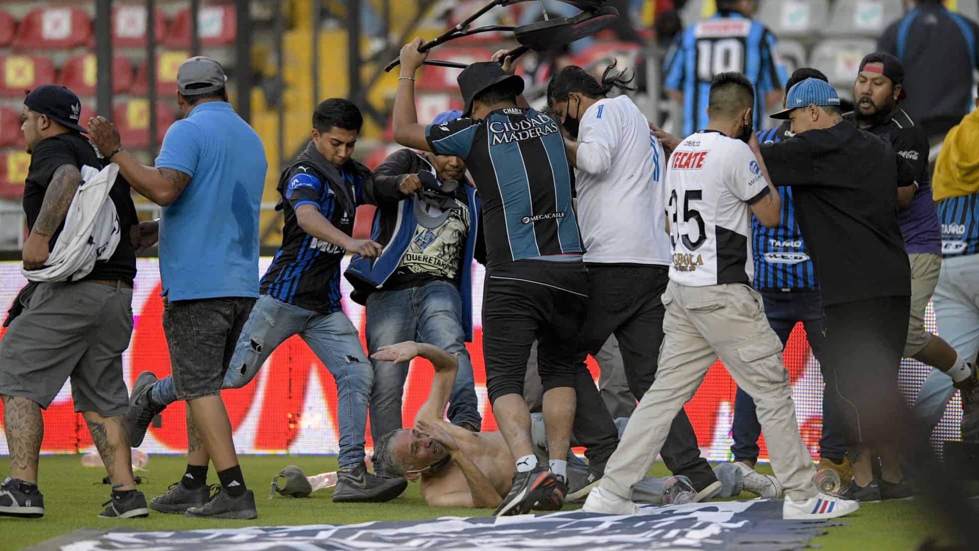 Detiene a dos mas por violencia en el Estadio Corregidora
