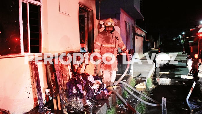 Le prende fuego a casa de su ex