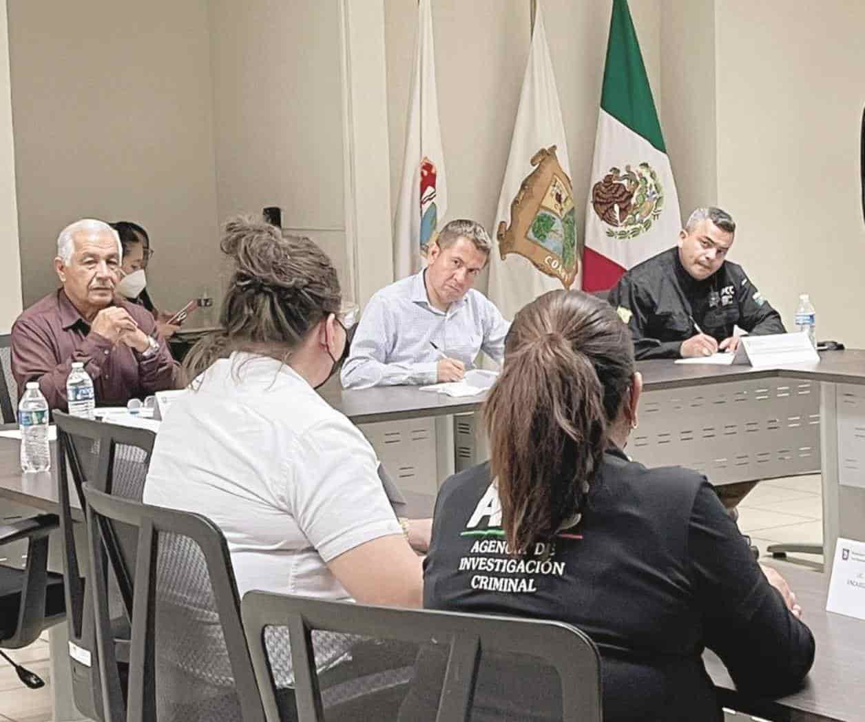 El joven alcalde profesor Hugo Lozano agradeció a las corporaciones policiacas.