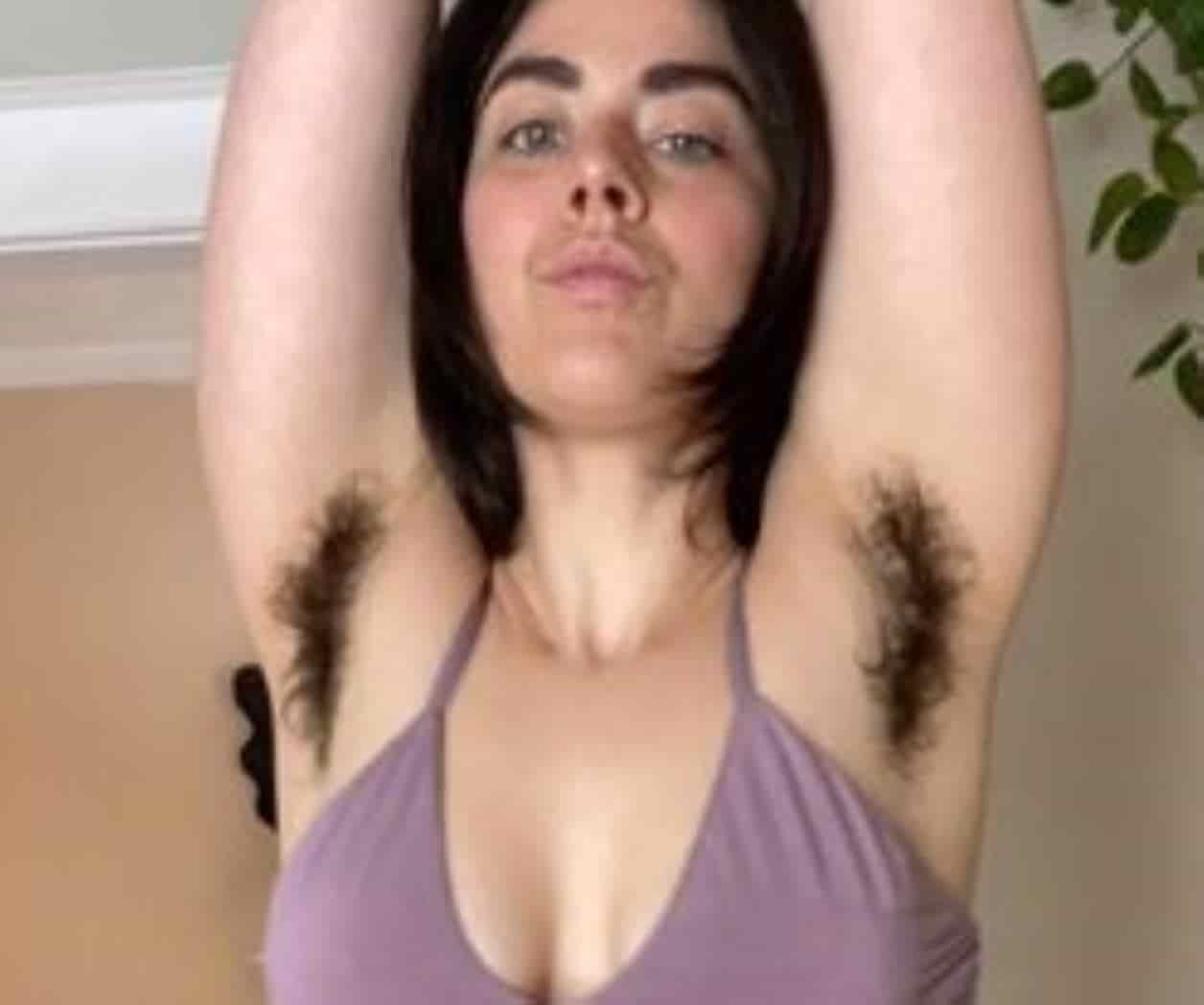 Mamá de OnlyFans gana 1000 dolares al mes vendiendo fotos de su vello en las axilas