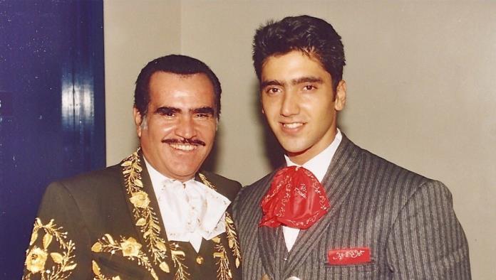 “Cada día te extraño más; Alejandro Fernández recuerda a Chente