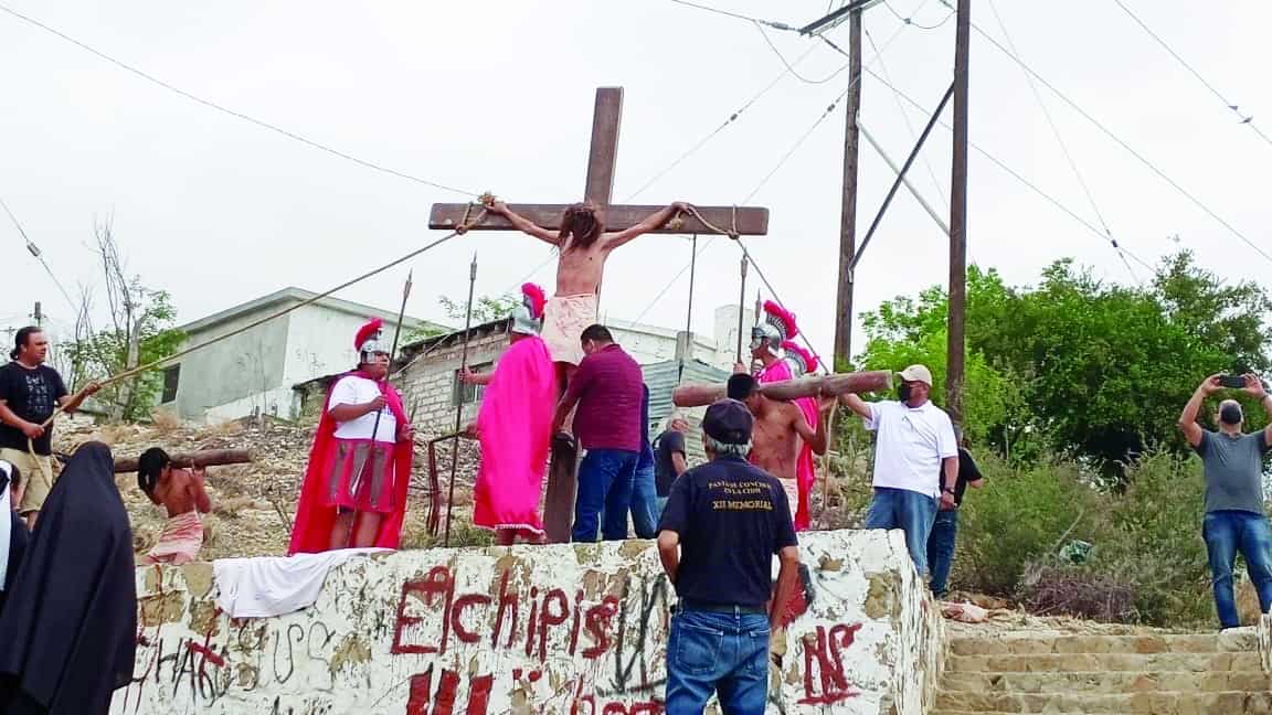 Con ayuda de su familia logró su objetivo.
