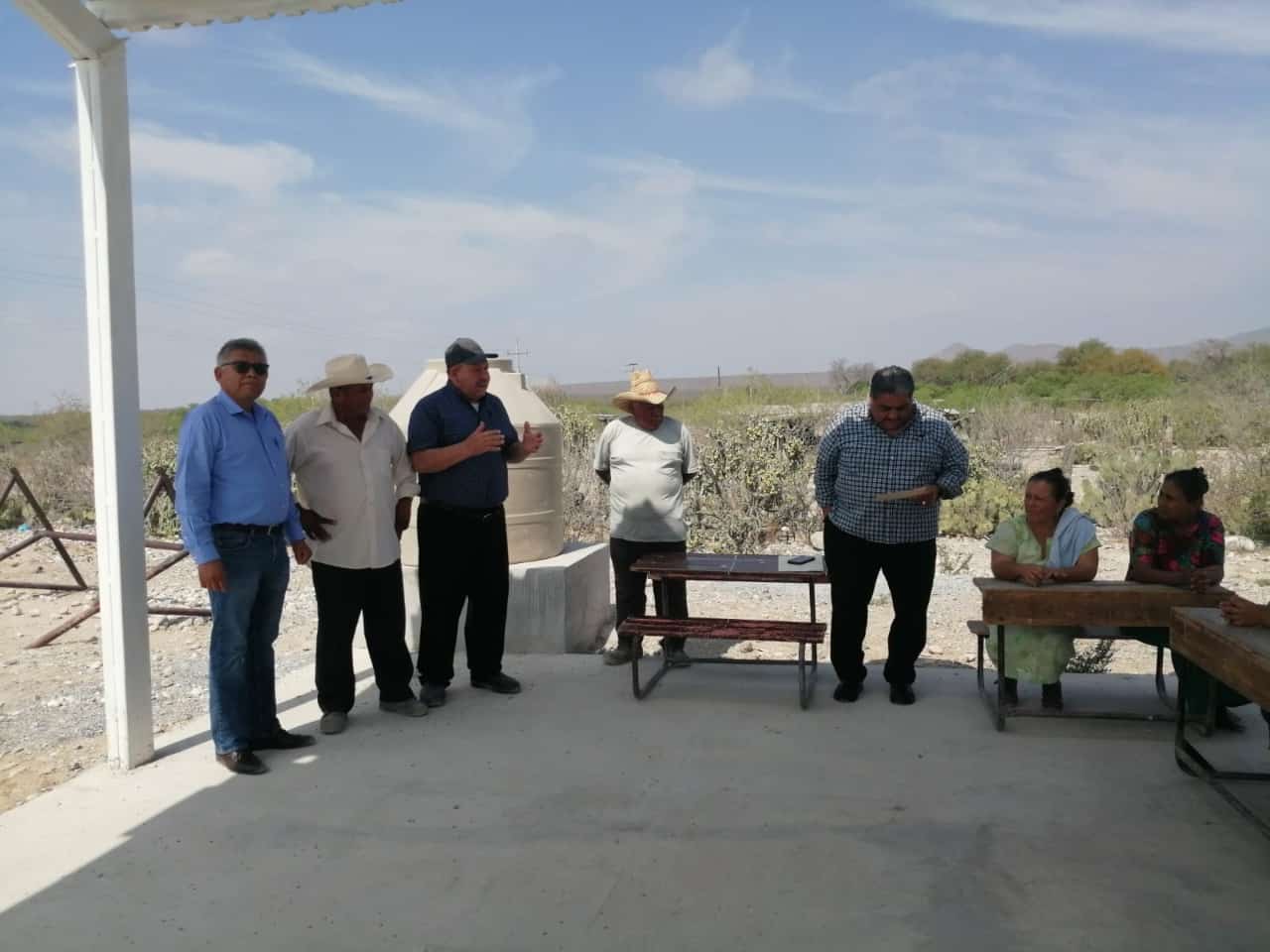 Autoridades municipales se comprometieron con los habitantes del ejido a cubrir el 50% del consumo de energía eléctrica del pozo.