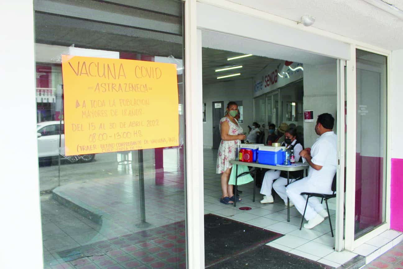 Instalan módulo de vacunación en la Central de Autobuses para viajantes.