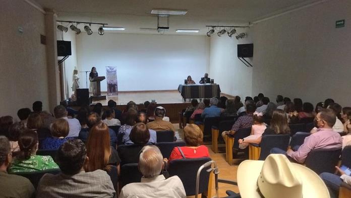 Múzquiz: Presentan libro de familia Elguezabal