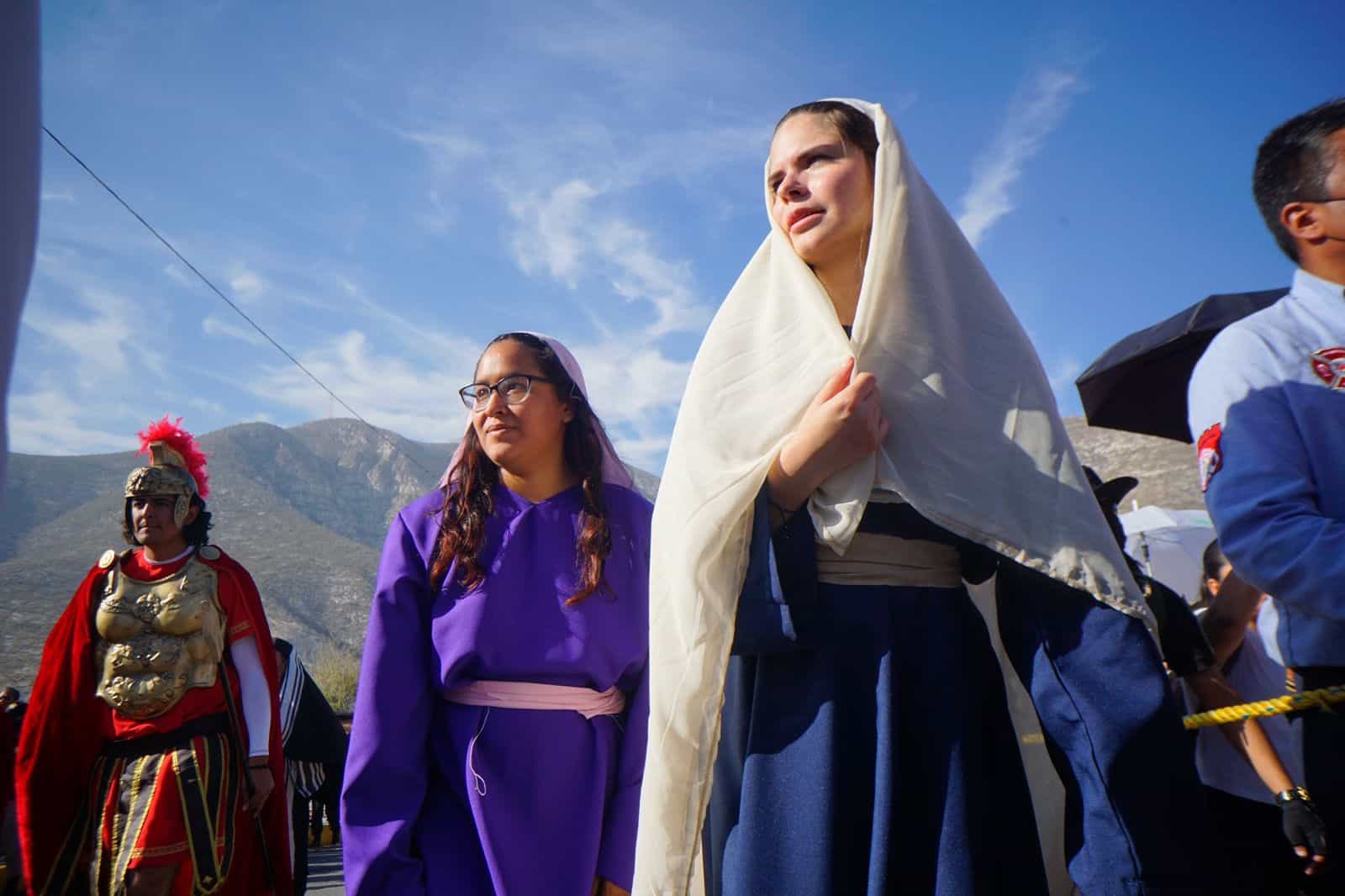 Viven Viacrucis en Cerro de las Noas