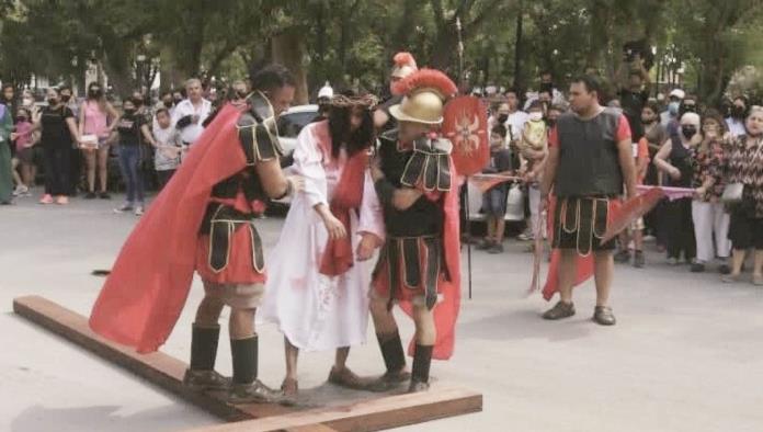 Participa DIF San Buena en Viacrucis