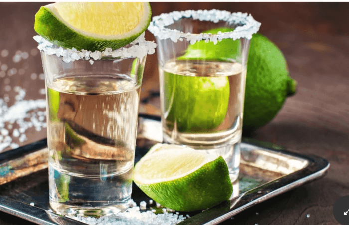 Varios niños beben accidentalmente tequila durante el horario de receso