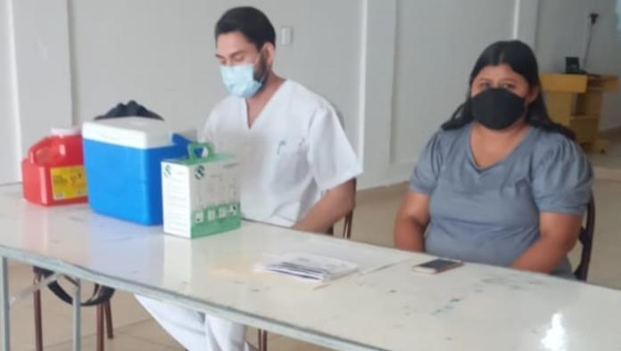 Vacunan contra el Covid en Castaños