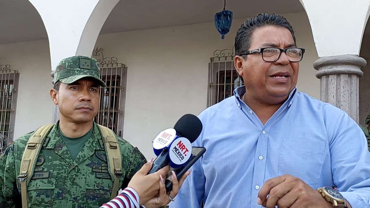 Agradeció también el apoyo del 105 Batallón de Infantería, quienes participan de manera coordinada en la vacunación de los miembros de la comunidad.