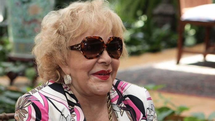 Roban joyas de Silvia Pinal; se llevan las falsas