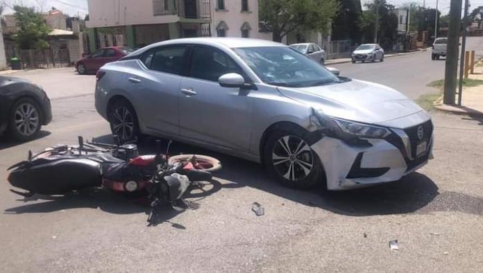Nueva Rosita: Atropella a motociclista