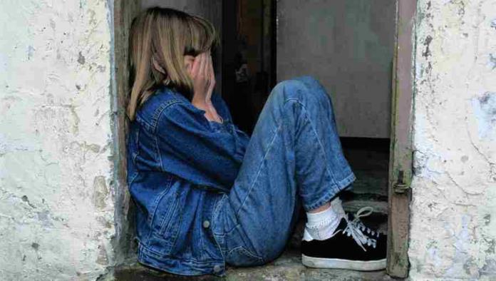 Pervertida violaba a su hija menor de edad durante años