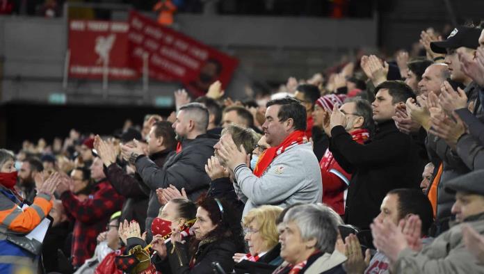 CR7 agradece minuto de aplausos en el Anfield por su perdida