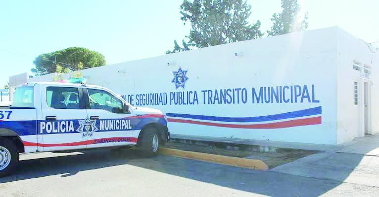 Hombre se suicida en celdas municipales.