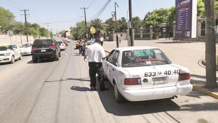 Usaban polleros taxis “piratas