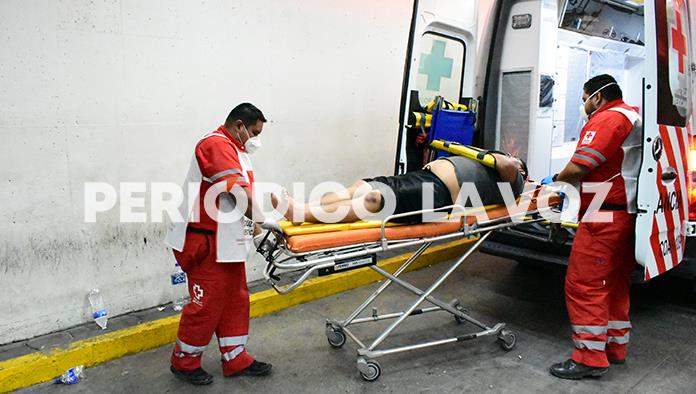 Embiste taxista a motociclista