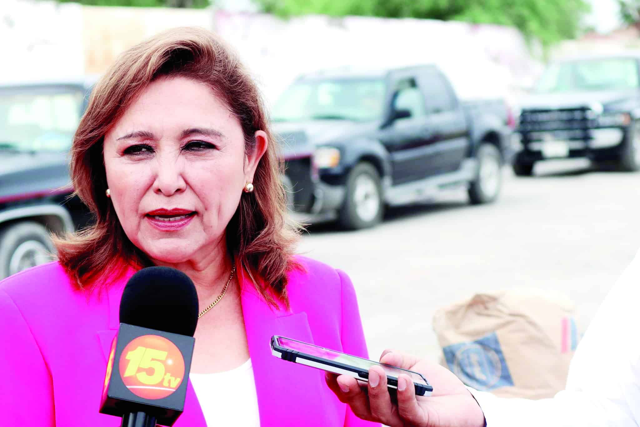 La alcaldesa de Sabinas Diana Haro Martínez trabaja en atención constante a las peticiones ciudadanas.