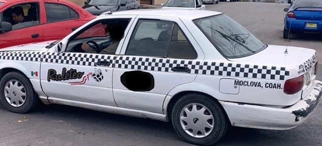 De esta línea de taxis corresponde el vehículo de transporte que se encuentra detenido, y su chofer también.