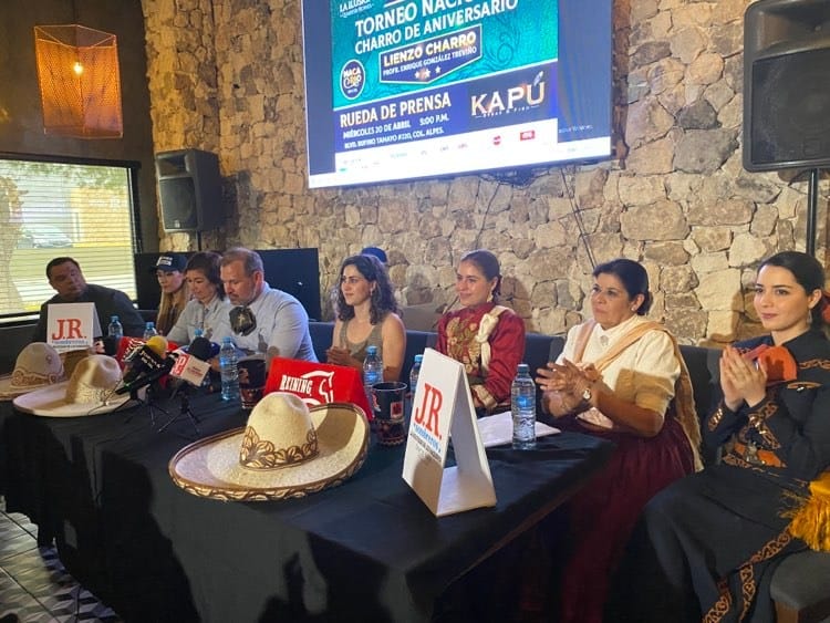 En rueda de prensa se invitó a los coahuilenses para que asistan al torneo de charrería.