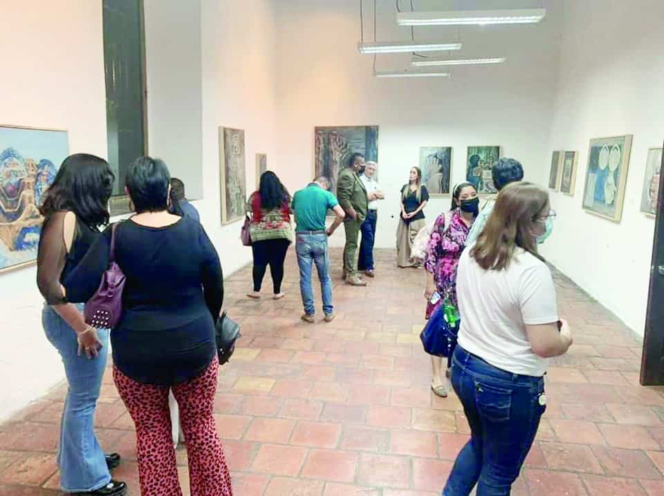 Esta es una de las exposiciones donde se presenta la llamada pintura figurativa, que está conformada por 45 piezas de mediano y gran formato, que podrán disfrutar en la sala 06.