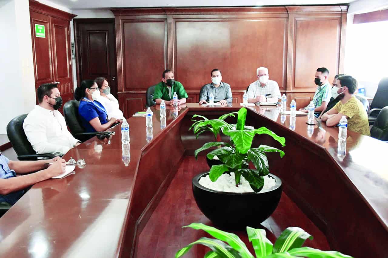 Con el fin de planear estrategias que eviten el riesgo de contagios por paludismo o dengue, los departamentos de salud del municipio y estado, se reunieron para analizar el tema del río Monclova.