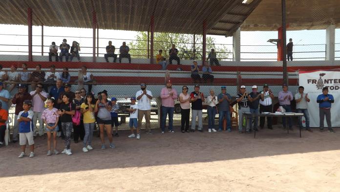 Playball en Liga Recreativa de 60 años