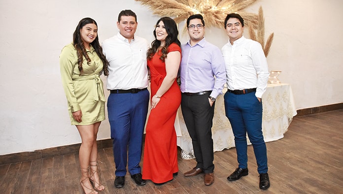 Itzel y Lauro fijan fecha para su enlace nupcial
