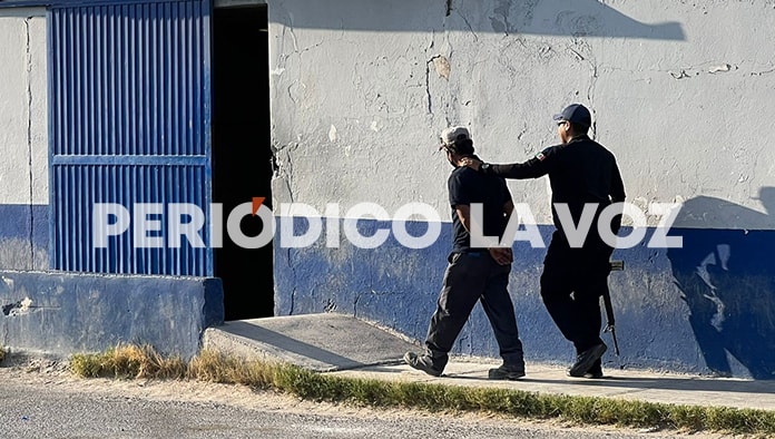El desleal trabajador fue remitido a las celdas municipales y posteriormente, fue consignado al Ministerio Público.