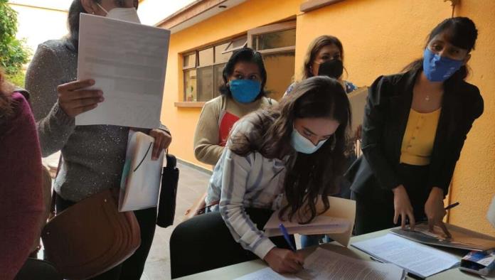 Buscan promoción más de 150 maestros