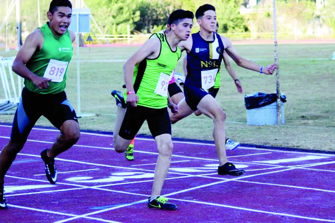 Oro para Coahuila en 4X400 metros planos