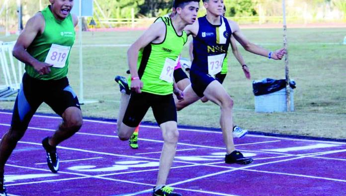 Oro para Coahuila en 4X400 metros planos