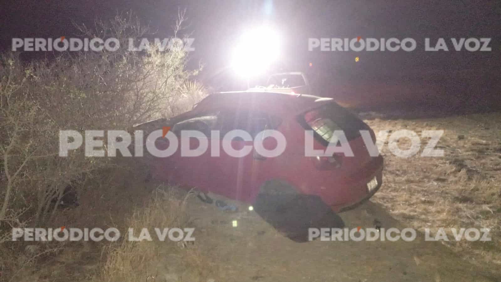 Vuelcan y se dan a la fuga