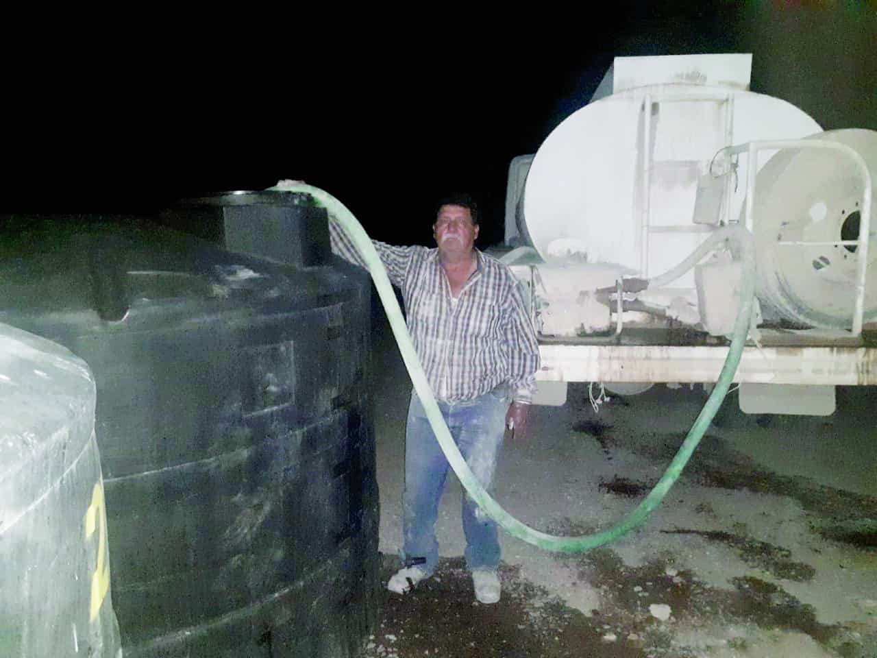 Agobia sequía a Ciénegas; Alcalde envía pipas