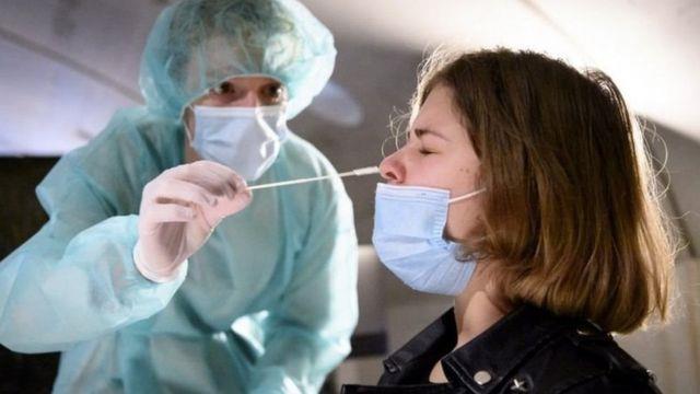 Paciente vivió con el virus del coronavirus durante 505 días