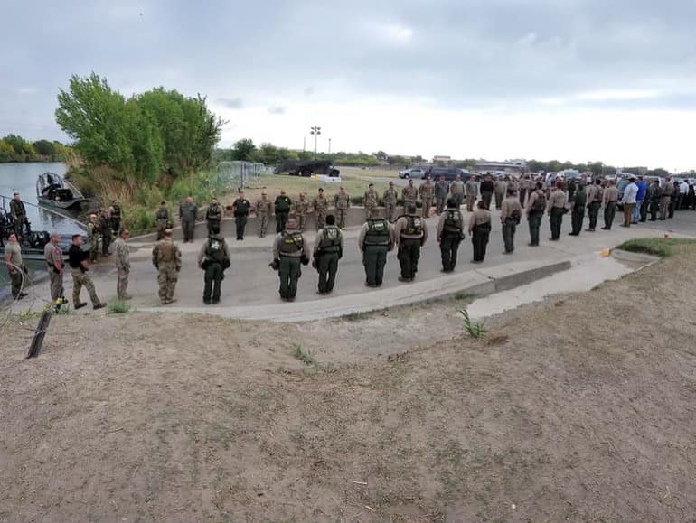 Despiden como héroe a soldado
