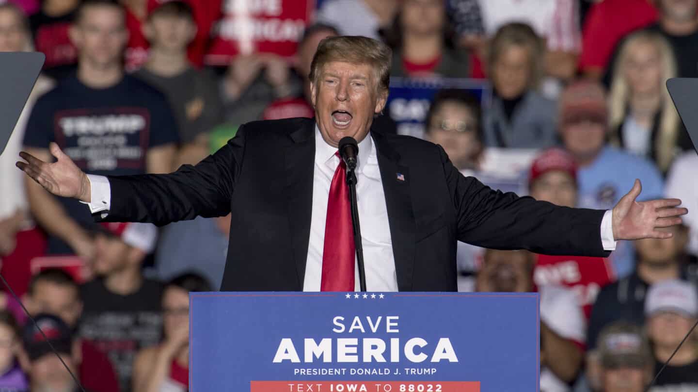 Trump afirma que no volverá a Twitter pese a compra de Elon Musk
