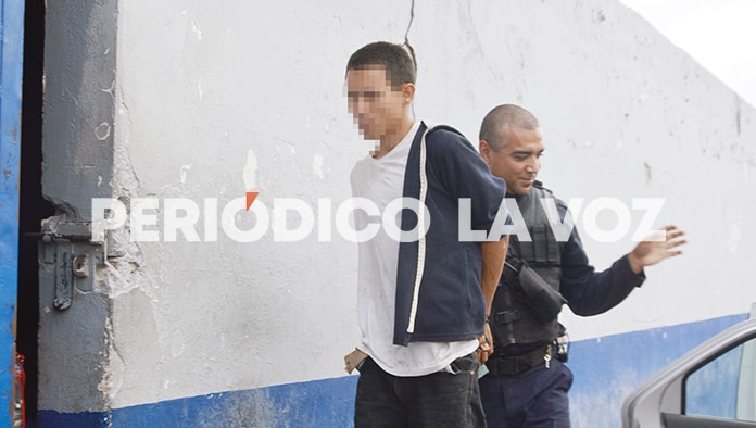El menor fue detenido por pegarle a su madre.