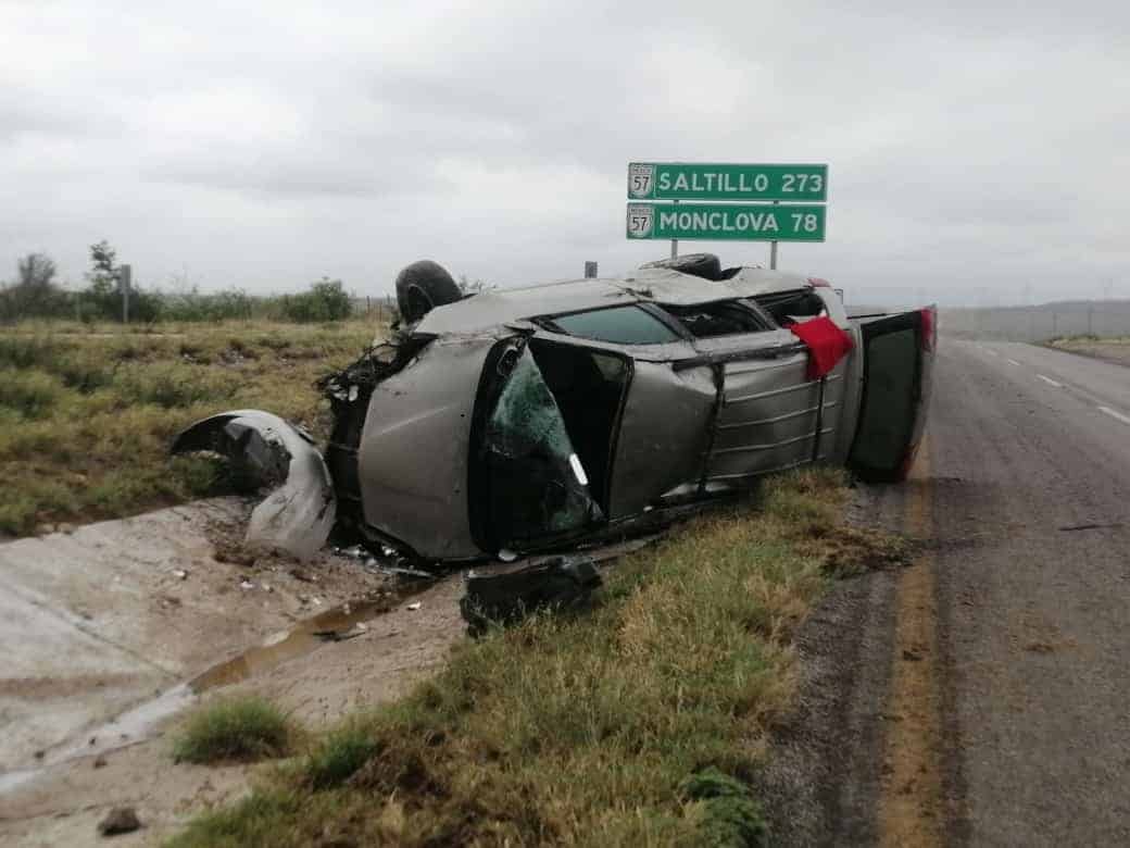 Neolonese dormita y vuelca sobre la carretera.