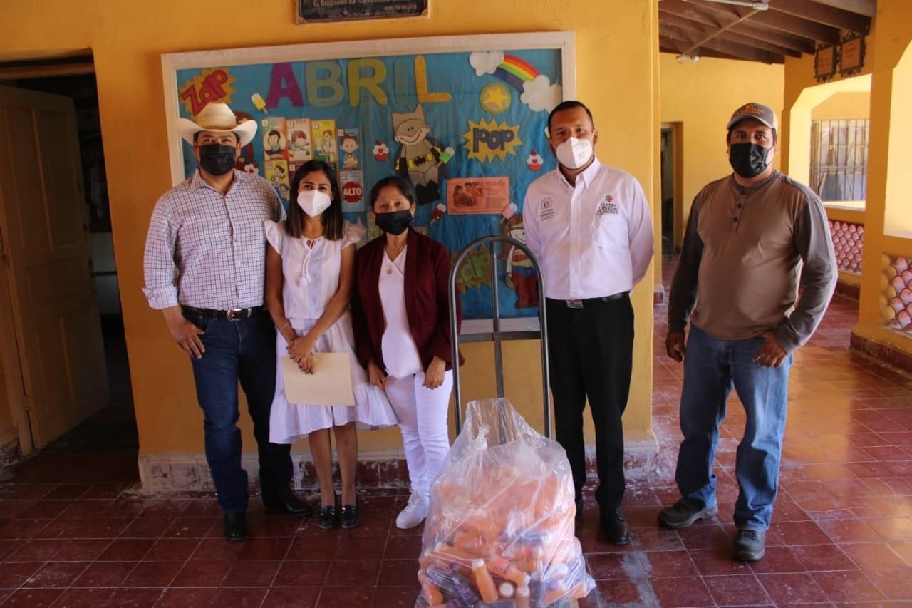Realizaron un recorrido por las instituciones escolares para apoyarles en el próximo festejo  Día del Niño y de La Niña.