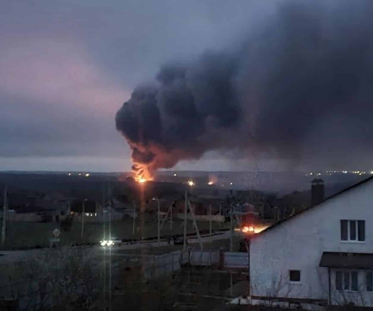 Se incendia deposito de armas en Rusia cerca de la frontera con Ucrania