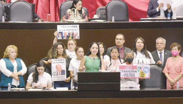 Piden a AMLO que se haga responsable de Ciberbullying