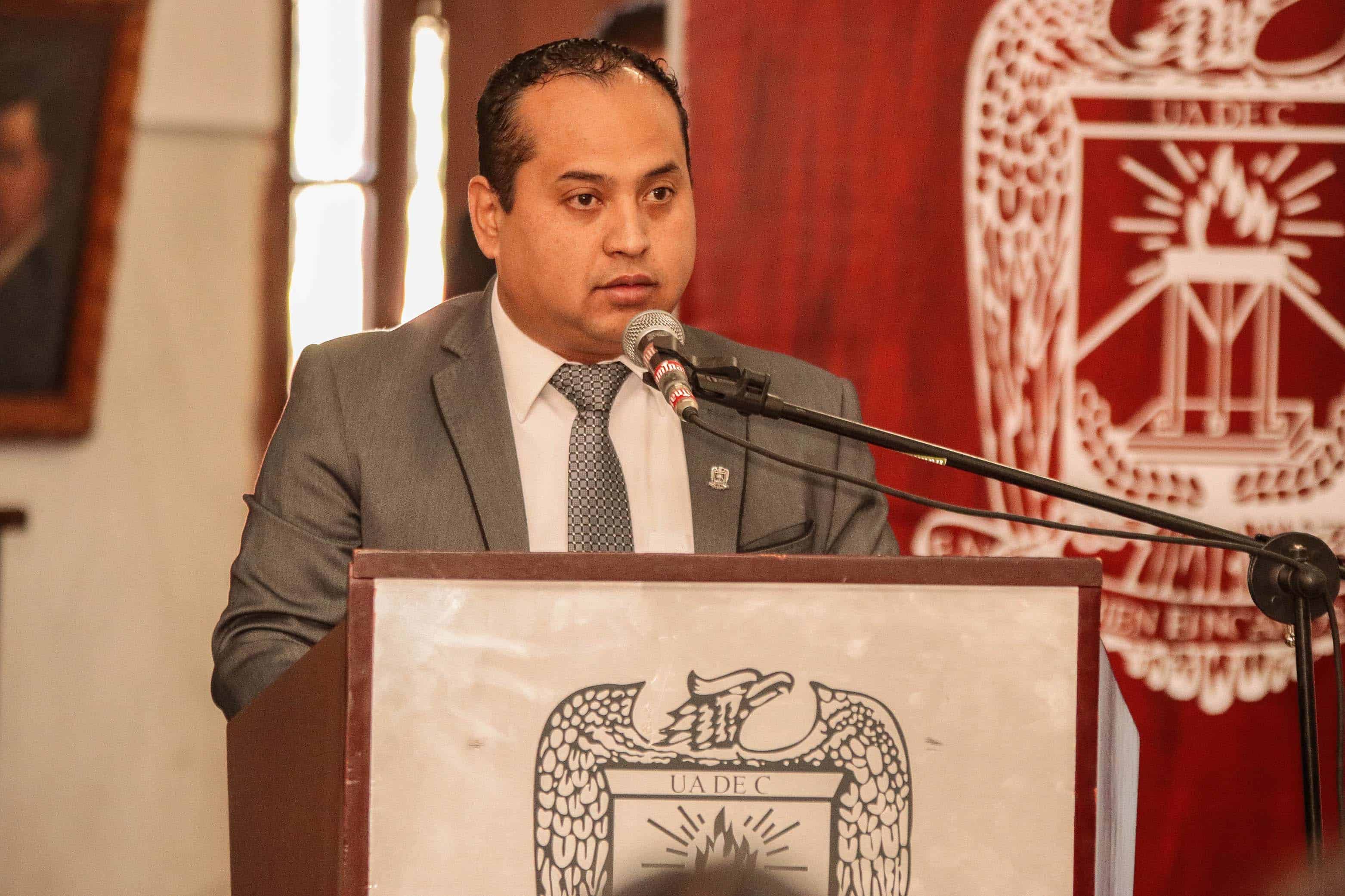 Exhiben pleito del Director del Ateneo en partido de Tigres