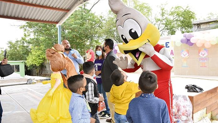Festeja Full N´Go a los reyes del hogar