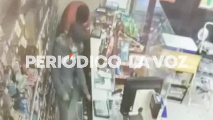 Asaltan tres tiendas
