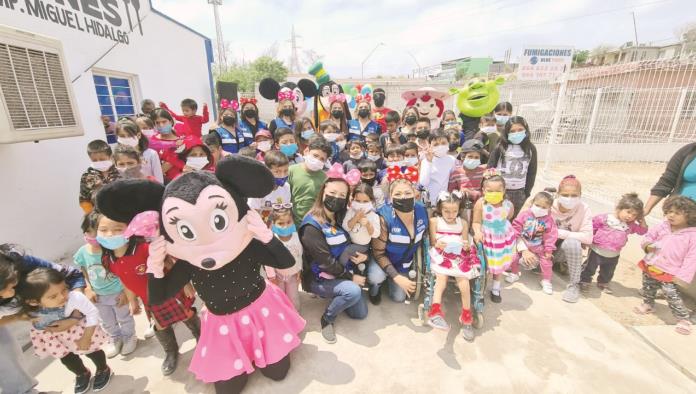 Lleva DIF alegría a niños de comedores