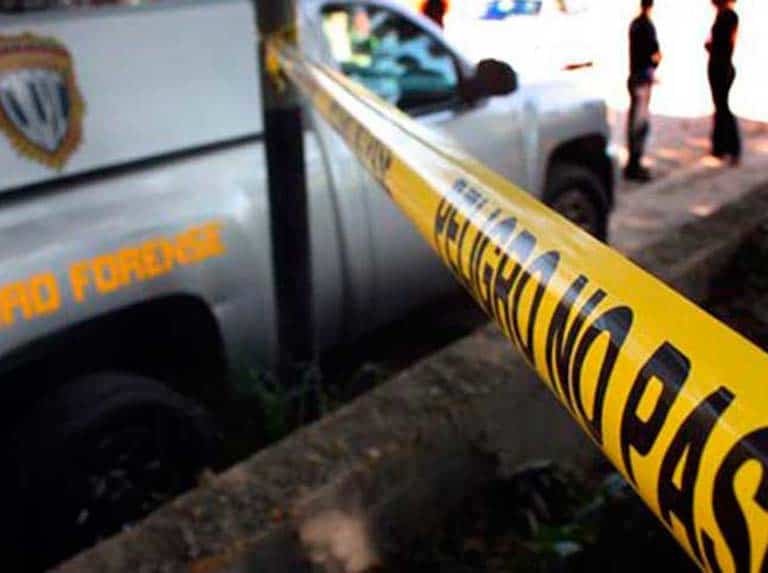 Intendente es asesinado mientras hacía la limpieza en una primaria de Oaxaca